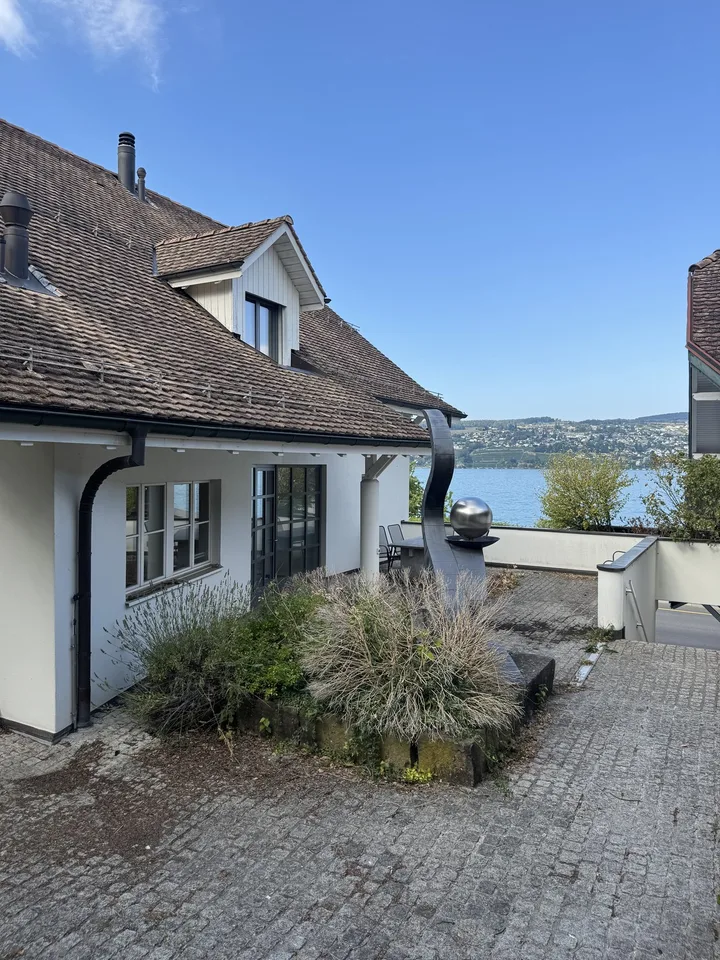EINZIGARTIGES EINFAMILIENHAUS MIT TRAUMHAFTER SEESICHT - BEFRISTET FÜR 6 MONATE