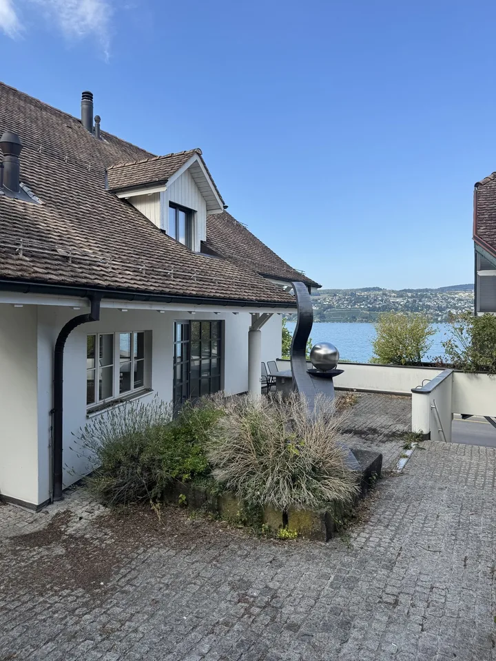 EINZIGARTIGES EINFAMILIENHAUS MIT TRAUMHAFTER SEESICHT - BEFRISTET FÜR 6 MONATE