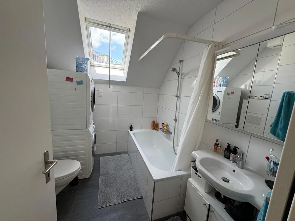 Zimmer in einer wunderschönen Maisonette-Wohnung mit Dachterrasse in Zürich (11 Monate, Verlängerung möglich)