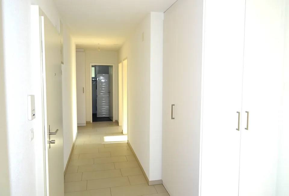 An zentrumsnaher Wohnlage überzeugt diese schöne Wohnung mit 4.5 Zimmer Wohnräumen.