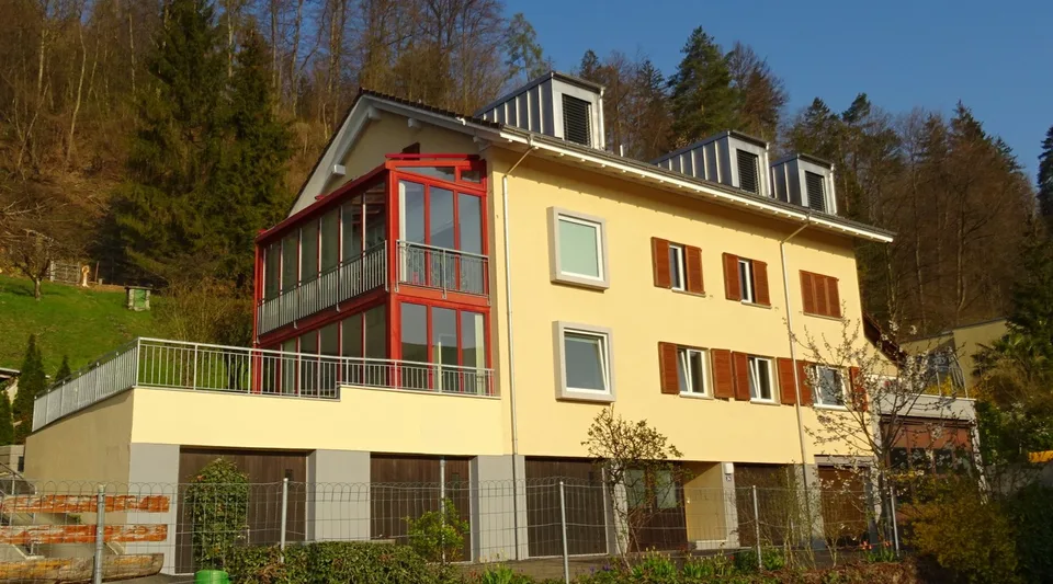 An zentrumsnaher Wohnlage überzeugt diese schöne Wohnung mit 3.5 Zimmer Wohnräumen
