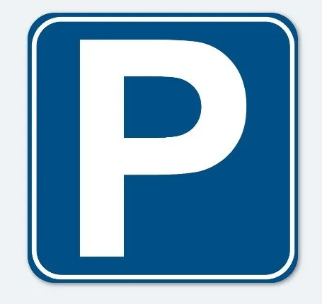 Praktischer Aussenparkplatz