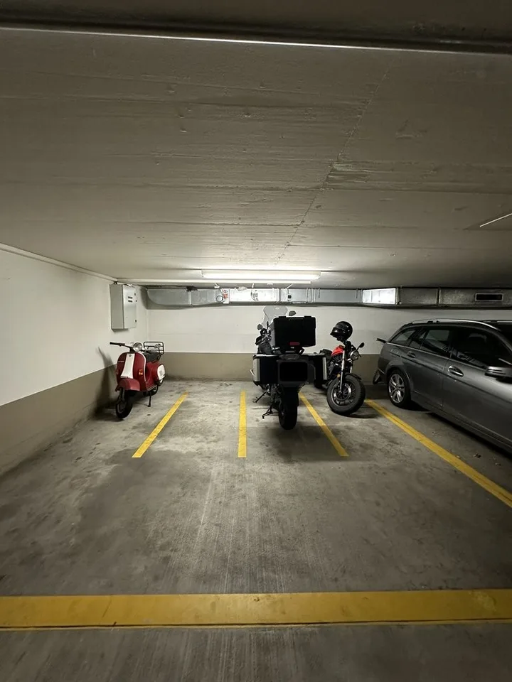 Motorradplatz in der Tiefgarage