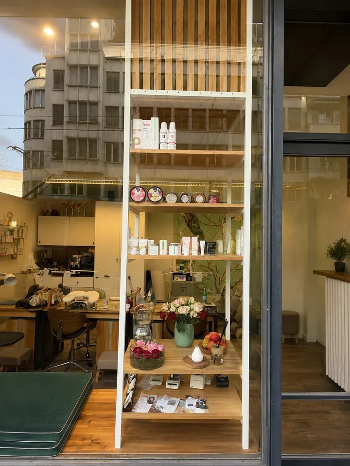 Premium Präsentationsfläche im Schaufenster – Top-Lage Zürich