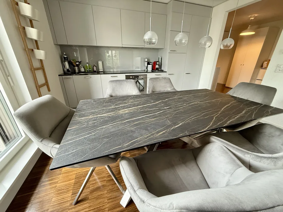 Traumwohnung zur Zwischenmiete - 3.5 Zi., 107 qm, vollmöbliert, alle NK inklusive | Zürich 8047 | ab Sept. oder Okt.