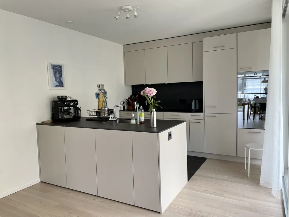 Moderne, voll ausgestattete 2.5 Zimmer-Wohnung in Zürich