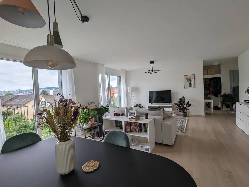 Moderne, voll ausgestattete 2.5 Zimmer-Wohnung in Zürich