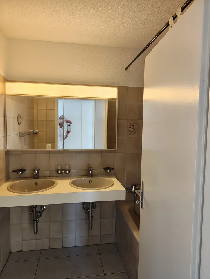Helle 3 1/2 Zimmer Wohnung