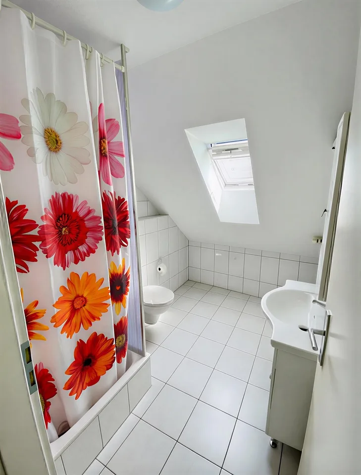 Helles Zimmer in zentrumsnaher Wohngemeinschaft
