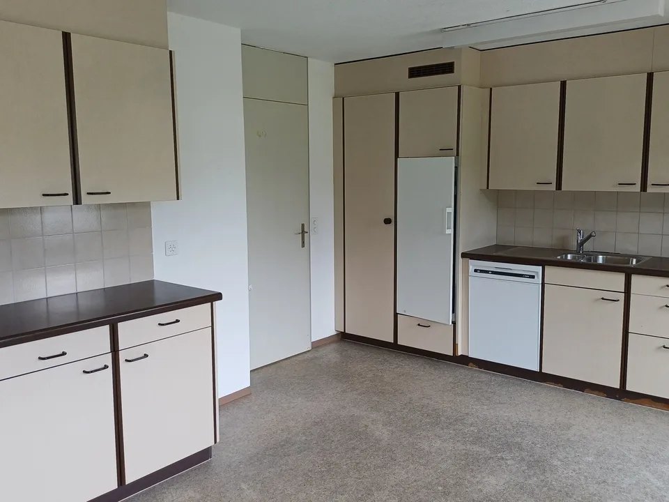 Attraktive 4.5-Zimmer-Eigentumswohnung mit Bastelraum & Einstellhallenplatz in Grünen – photo 8 sur 20