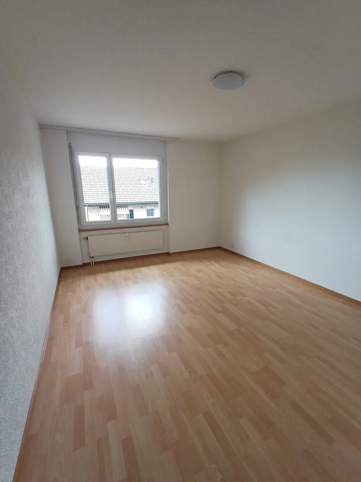 Attraktive 4.5-Zimmer-Eigentumswohnung mit Bastelraum & Einstellhallenplatz in Grünen – photo 16 sur 20