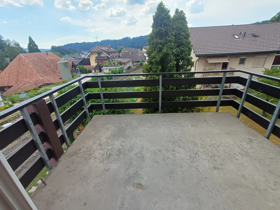 Attraktive 4.5-Zimmer-Eigentumswohnung mit Bastelraum & Einstellhallenplatz in Grünen