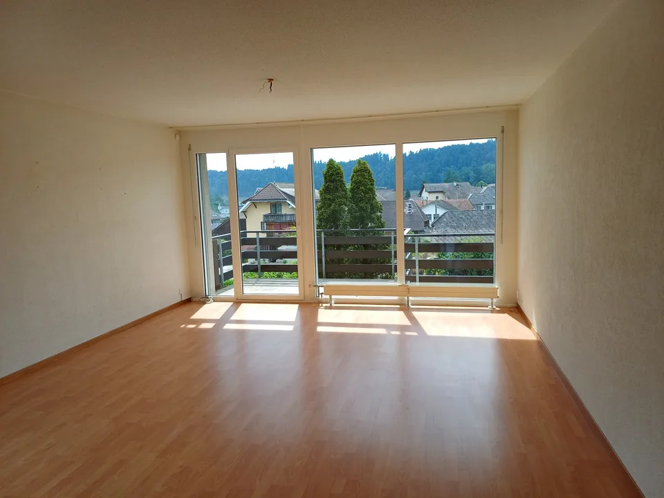 Attraktive 4.5-Zimmer-Eigentumswohnung mit Bastelraum & Einstellhallenplatz in Grünen