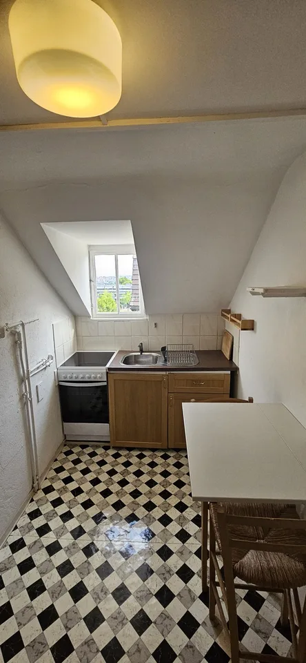 Charmante 3.5 Zimmerwohnung in 130 jährigem Haus