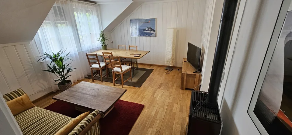 Charmante 3.5 Zimmerwohnung in 130 jährigem Haus
