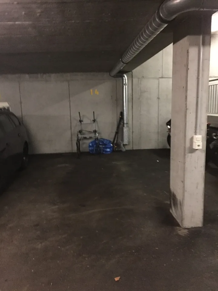Tiefgaragenparkplatz zu vermieten – Lutertalstrasse 23a, 3065 Bolligen