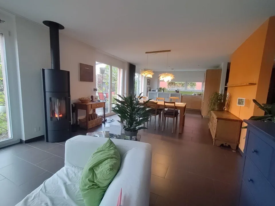 6.5-Zimmer-Einfamilienhaus mit einladendem Garten und vielen Annehmlichkeiten in Burgdorf