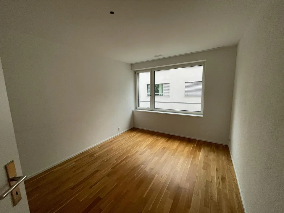 Nachmieter gesucht // Looking for New Tenants
