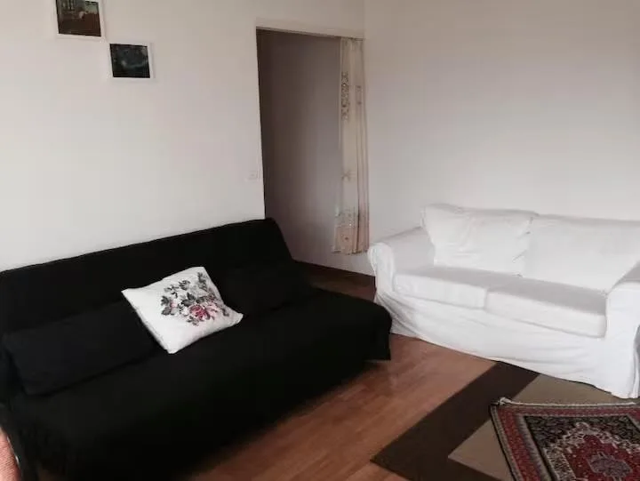 Charmantes 1.5-Zimmer-Studio mit Garten und Blick über die Stadt Zürich
