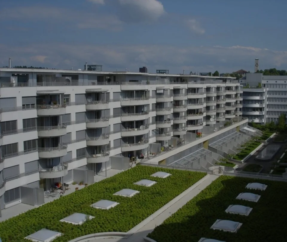 Spacious room in a 5.5 family apartment in the center of Oerlikon