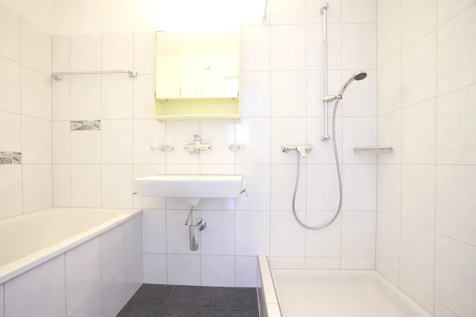 Lichtdurchflutete 4.5 Zimmer Familienwohnung an ruhiger Lage