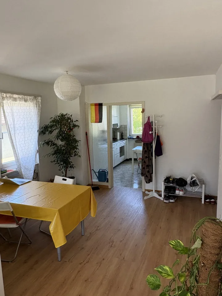 Room for rent in a 3.5-room apartment in Rotkreuz. Looking for 1 person (maximum of 2 people total in the household).