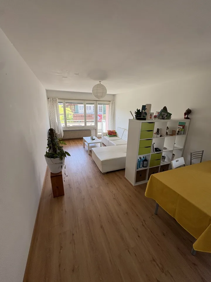 Room for rent in a 3.5-room apartment in Rotkreuz. Looking for 1 person (maximum of 2 people total in the household).