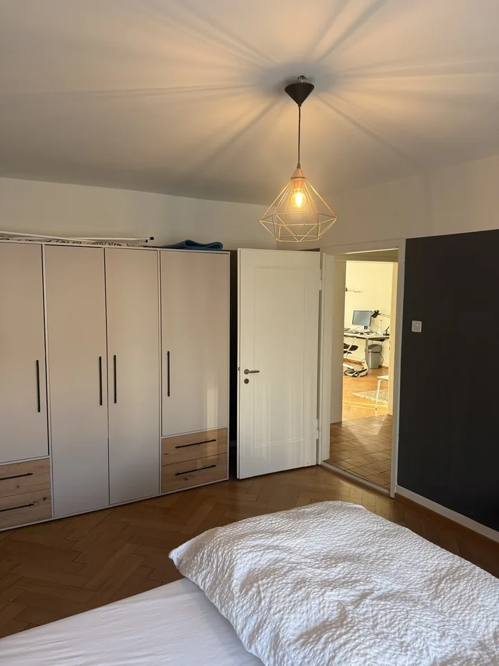 Möblierte 3.5-Zimmer-Altbauwohnung zur UNTERMIETE  nur wenige Schritte vom Bahnhof Oerlikon