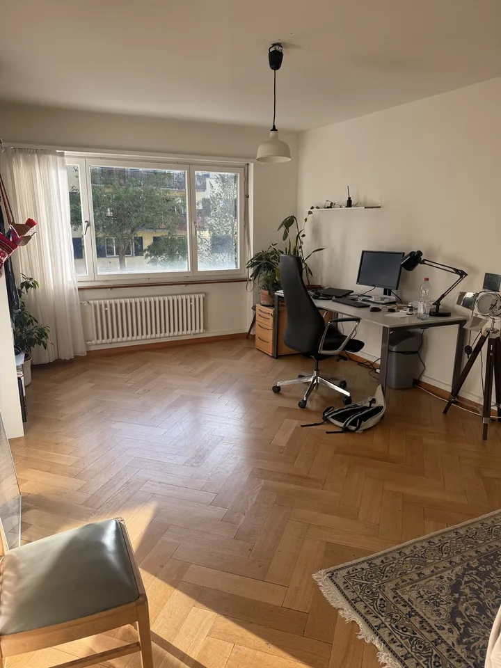 Möblierte 3.5-Zimmer-Altbauwohnung zur UNTERMIETE  nur wenige Schritte vom Bahnhof Oerlikon