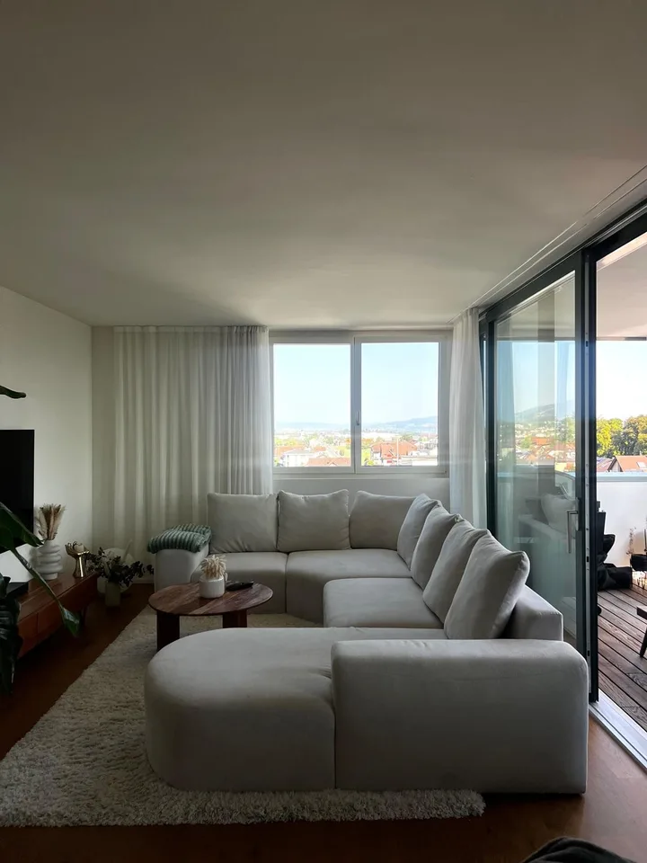 Nachmieter gesucht  Moderne 3.5-Zimmer-Attikawohnung in Siebnen