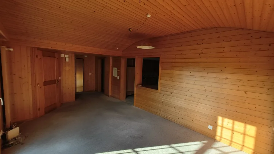 3½ Zimmer Wohnung mit ca. 15m² Terasse, viel grünem Umschwung und grosser Garage