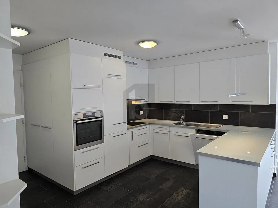 CONTEMPORAIN AU QUARTIER DES PÂQUERETTES