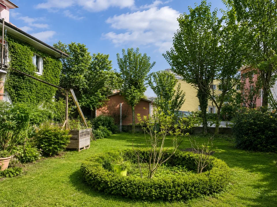 Charmante 4½-Zimmer-Wohnung mit Balkon und Gartenblick / 3-Familienhaus
