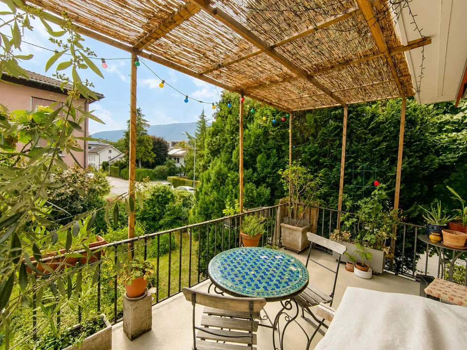 Charmante 4½-Zimmer-Wohnung mit Balkon und Gartenblick / 3-Familienhaus