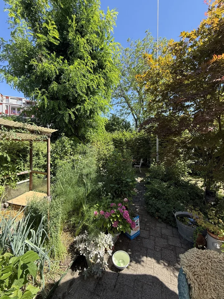 Charmante 4-Zimmer-Wohnung im Hochparterre mit grossem Garten
