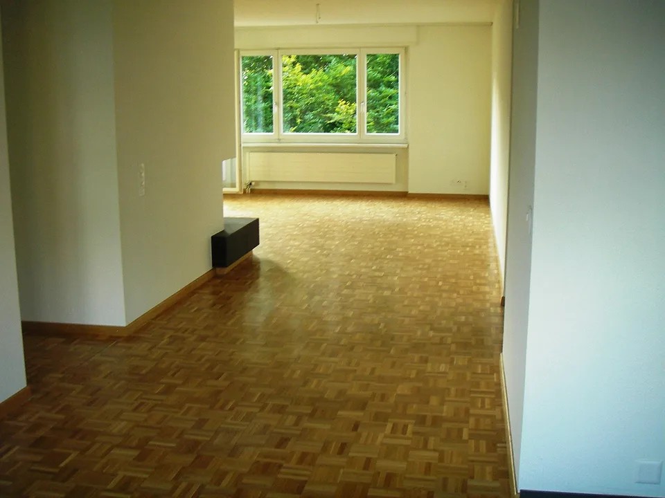 Helle, grosszügige 3.5-Zimmer-Wohnung mit Balkon in Regensdorf