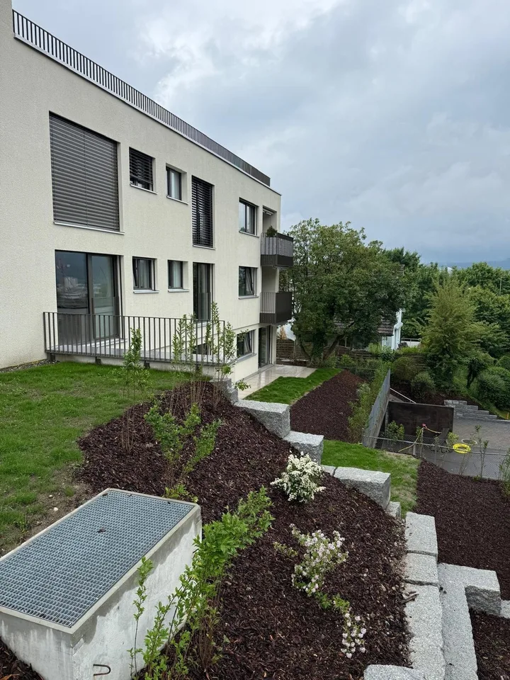 Flexibel wohnen auf 134 m², frisch sanierte 4.5-Zimmer-Wohnung mit separatem Bereich