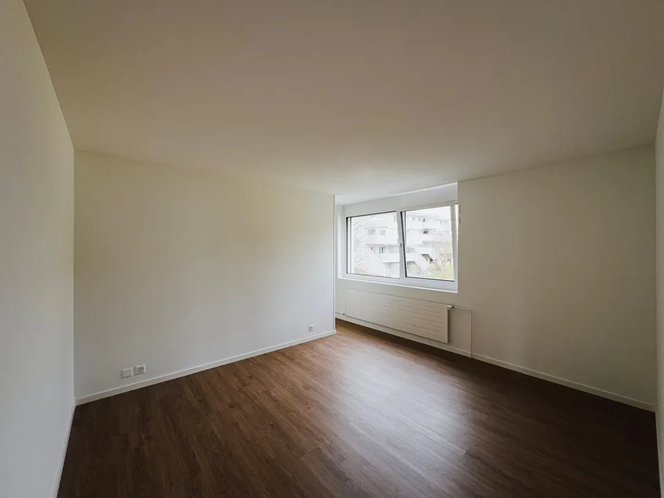 Flexibel wohnen auf 134 m², frisch sanierte 4.5-Zimmer-Wohnung mit separatem Bereich