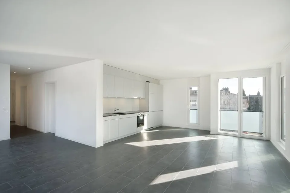 3.5 zimmer-Attikawohnung mit 43 m² Sonnenterrasse und Weitsicht in Abtwil