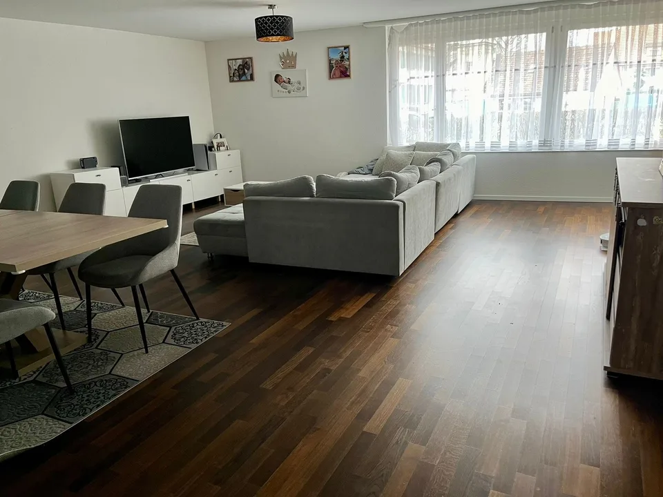 Helle, moderne Wohnung mit eigener Terrasse & Garten per 01.11.2026 zu vergeben!
