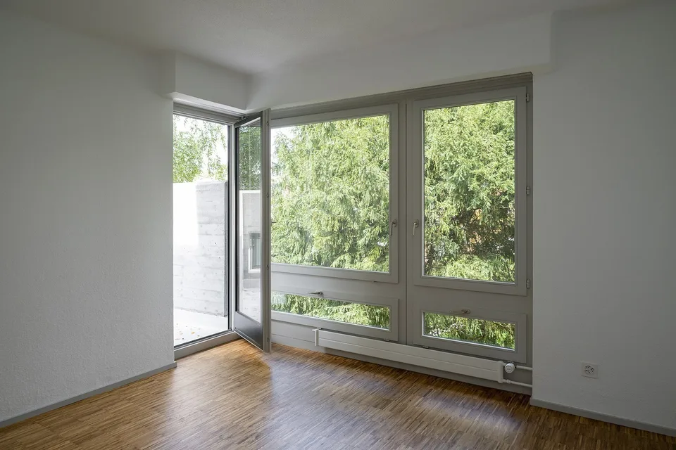 lichtdurchflutete Traumwohnung mit über 200m² Dachterrasse in Zürich-Höngg
