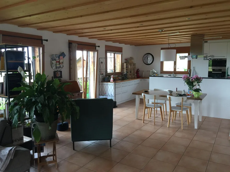 Naturverbunden & Modern: Grosszügige 3.5-Zi.-Wohnung auf dem Bauernhof