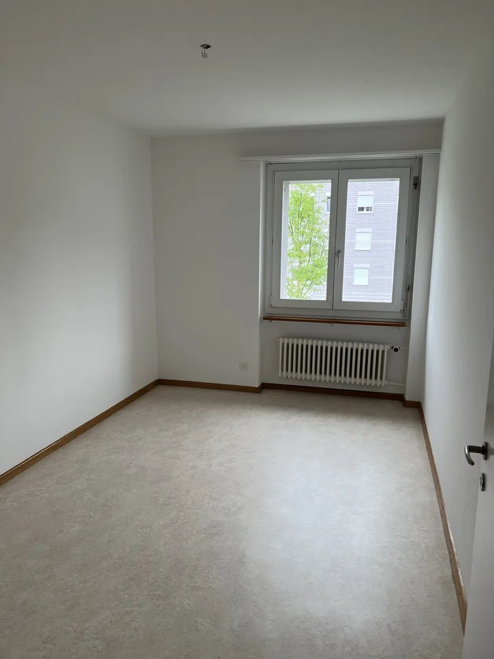 Grosse 4er WG mit grossem Balkon in Dübendorf zu vermieten!
