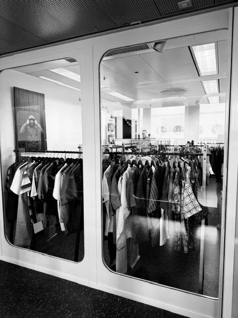Gewerbe zum Vermieten. Können als Showroom oder andere Gewerbe benutz werden