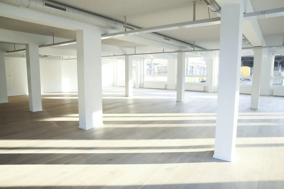 252 m2 moderne, offene Gewerbe-/Bürofläche