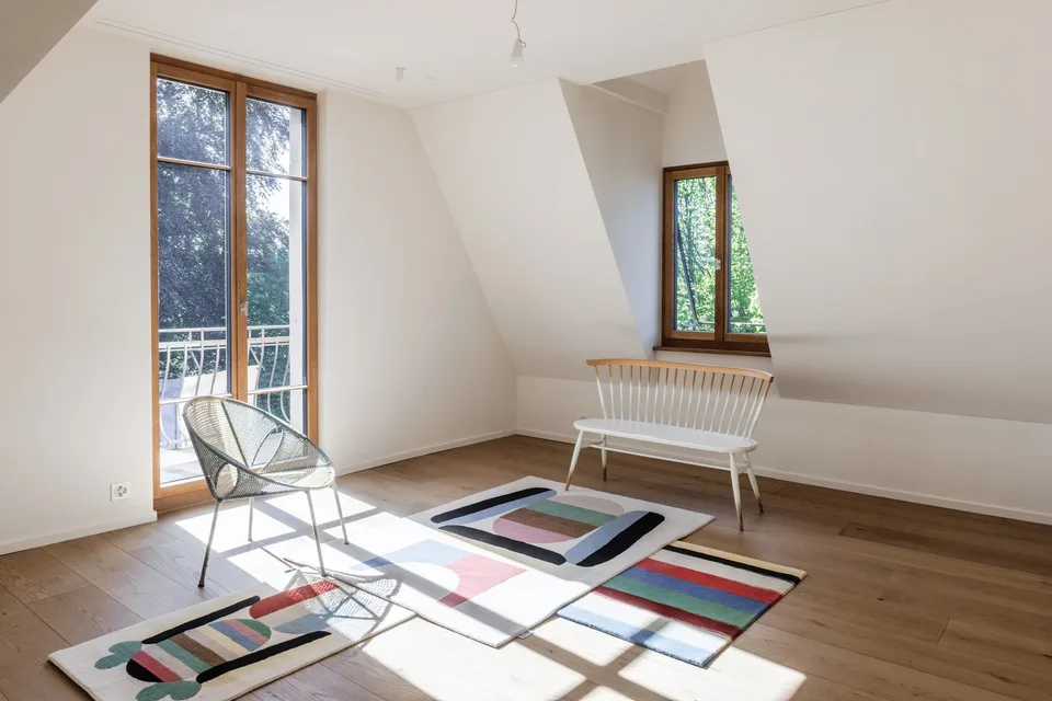 Wunderschöne, frisch sanierte Dachgeschosswohnung mit Seesicht in historischem Backsteinhaus