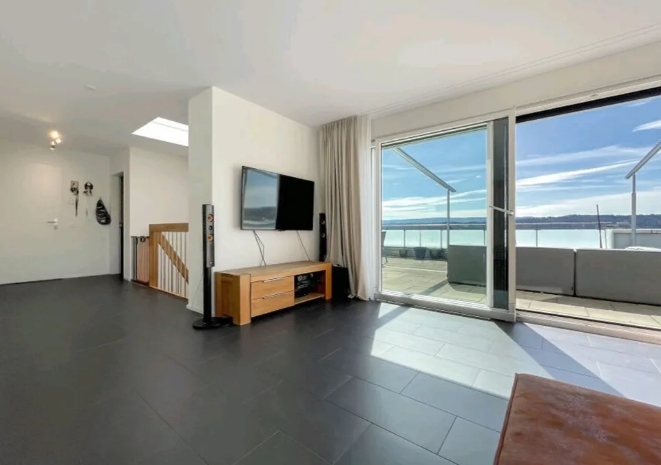 Helle 4½-Zimmer-Maisonette-Attikawohnung mit 60m² Terrasse + Weitsicht