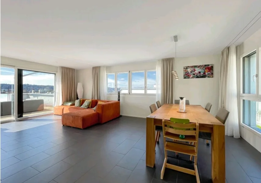 Helle 4½-Zimmer-Maisonette-Attikawohnung mit 60m² Terrasse + Weitsicht