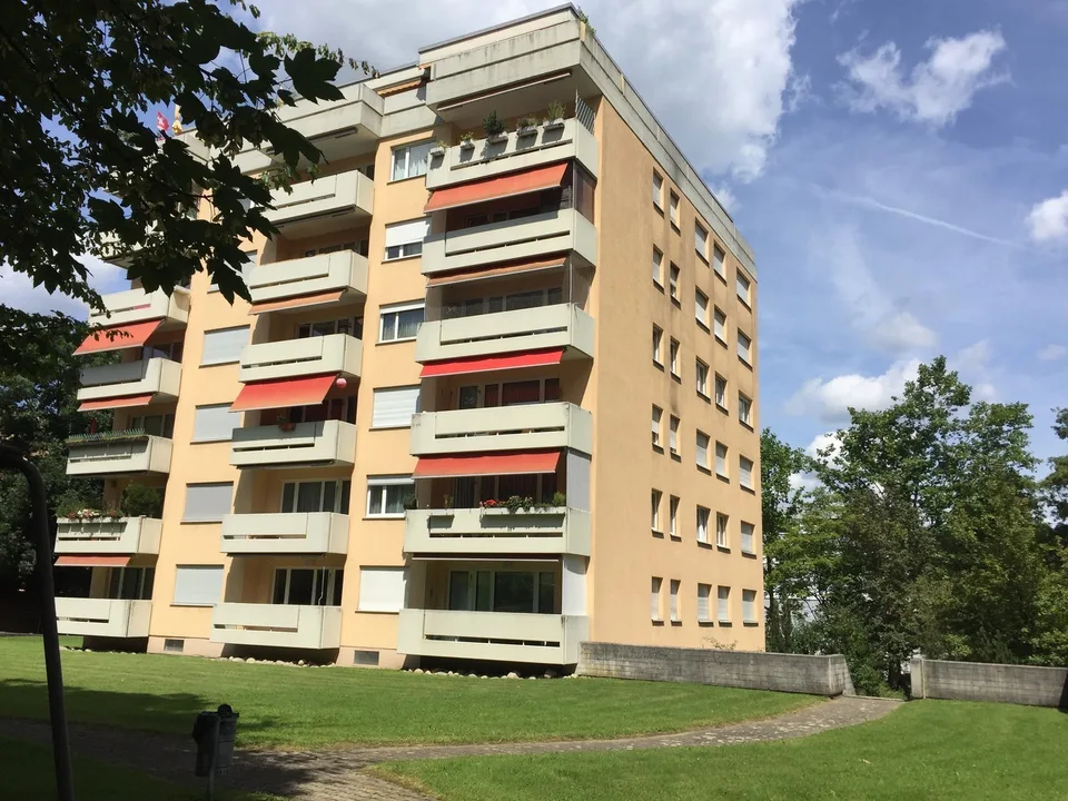 Befristet wohnen mit Blick ins Grüne in Spreitenbach!