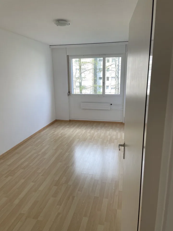 4.5-Zimmer-Wohnung familienfreundliche in Zürich-Albisrieden